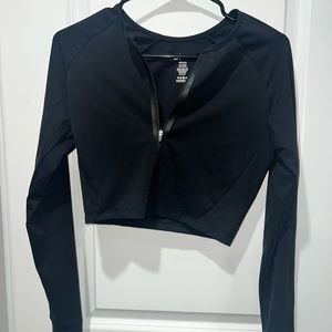 Buff bunny crop long sleeve with thumb holes